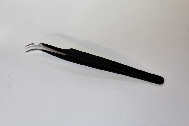 Hookedtype Black Volume/Isolation Tweezers www.eyelashmagic.co.uk