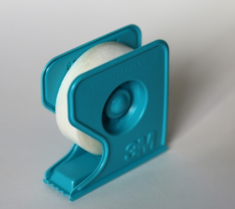 Eyelash extension 3M Micropore Tape (WITH DISPENSER) (1 X Roll) 1.25 X